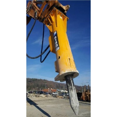 brise_roche_hydraulique_arrowhead_r_140_travail