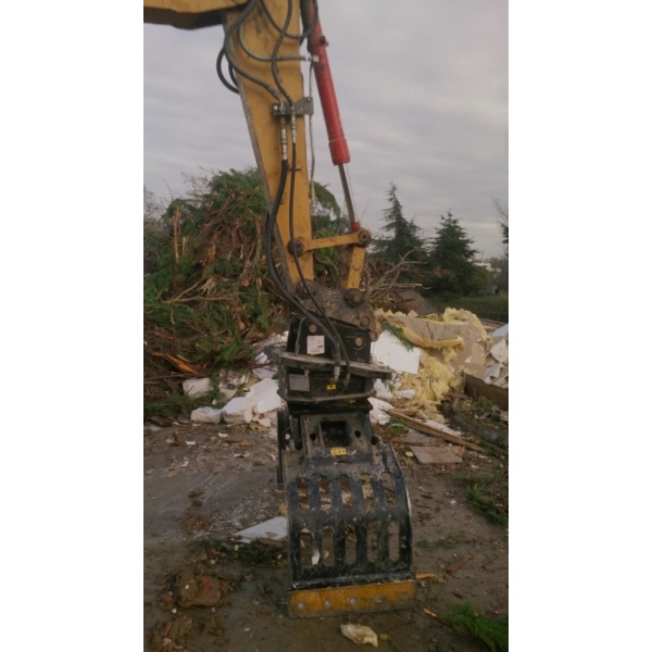 Pince_tri_demolition_mb_crusher_au travail 